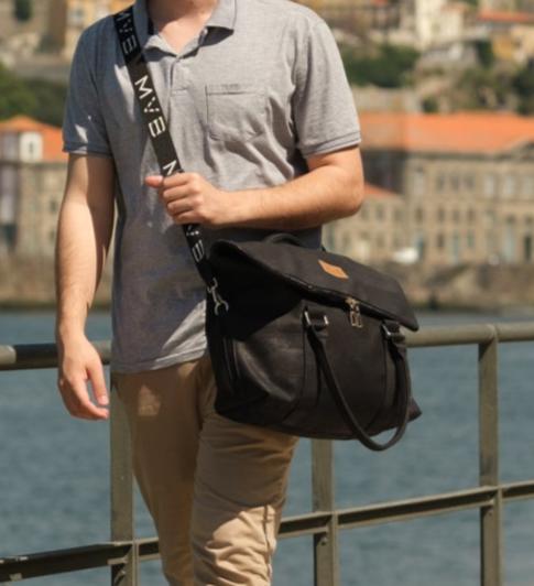 Buy Versa Cork Messenger bag - black Refurbished - $209.79 Versa Cork Messenger bag - black Refurbished - My Vegan Bags refurbished available on Cerqular