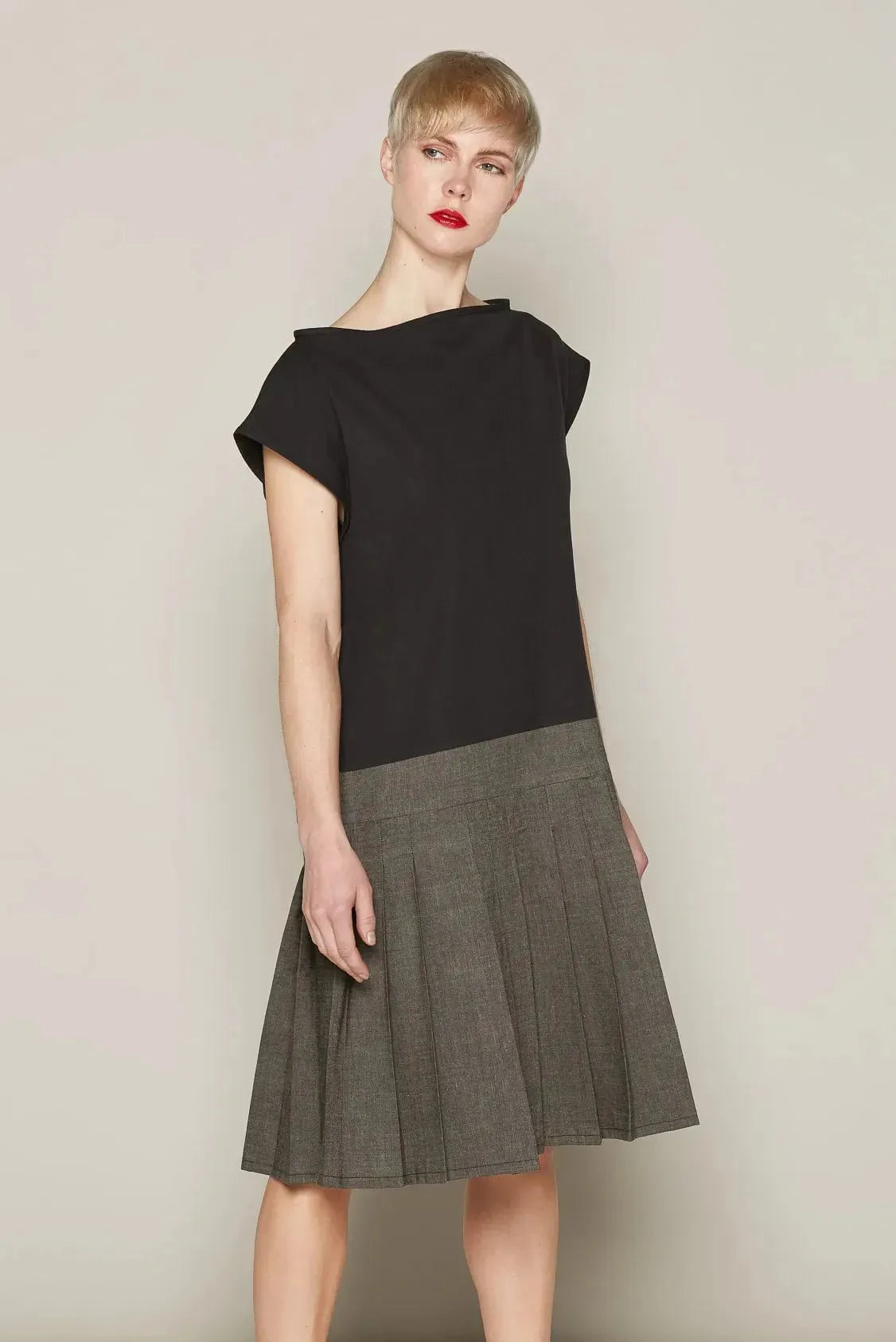 Brigit Dress (Black & Grey) | size: L Refurbished - N/A refurbished available on Cerqular