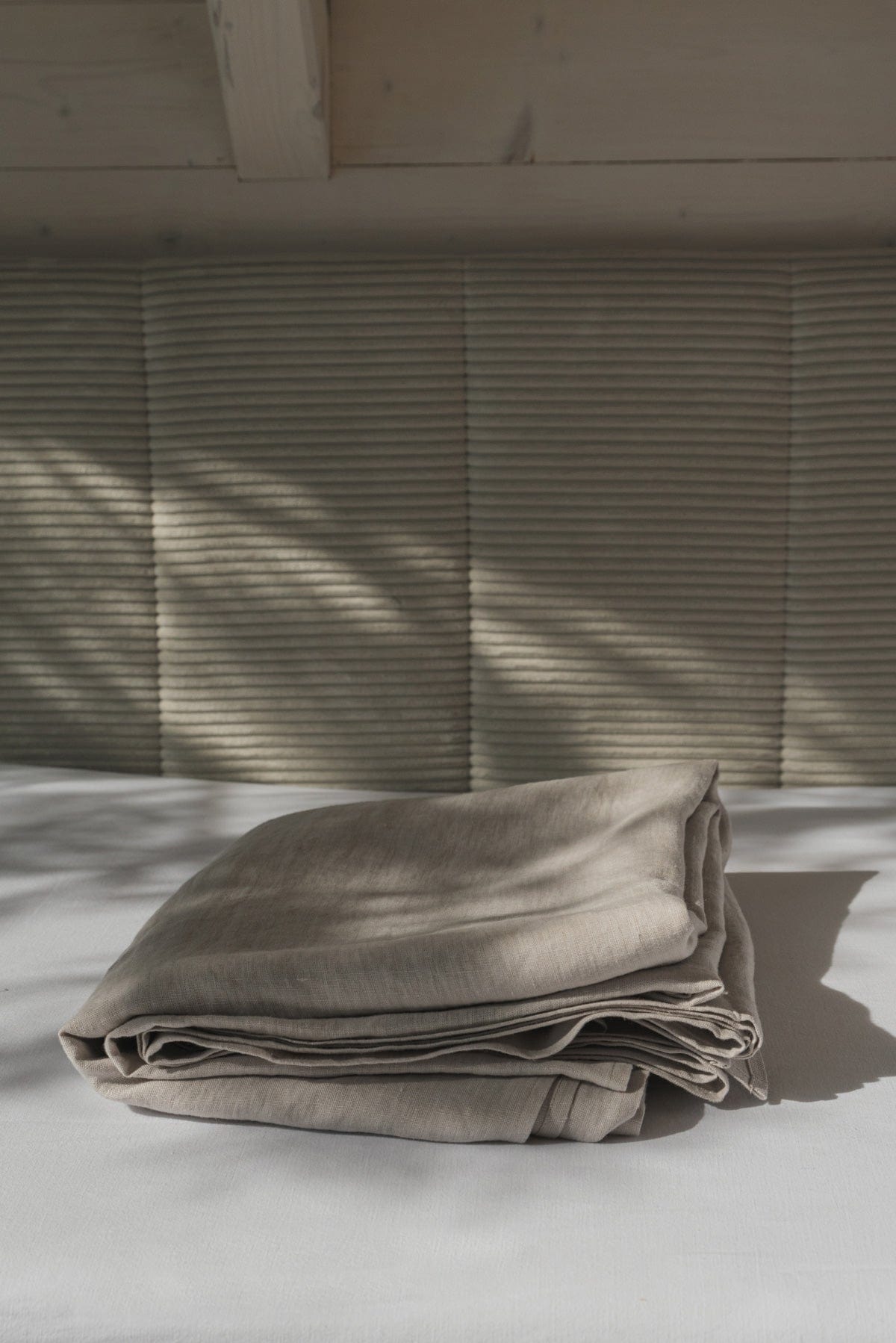 Linen flat sheet in Cream | Size: US Full/Double Refurbished - Amour Linen refurbished available on Cerqular