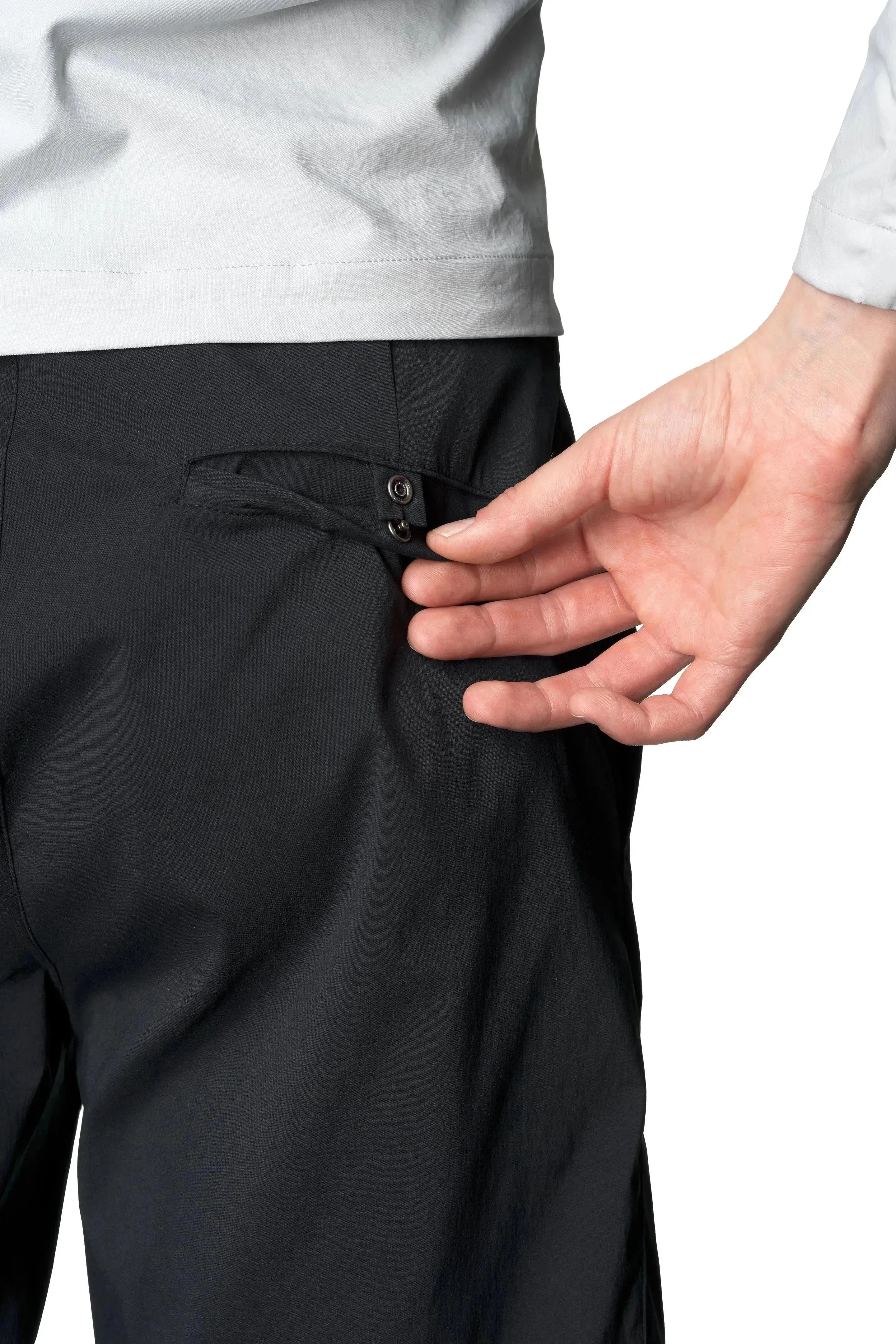 W's Wadi Shorts | Color: true black | Size: XL Refurbished - Houdini Sportswear refurbished available on Cerqular