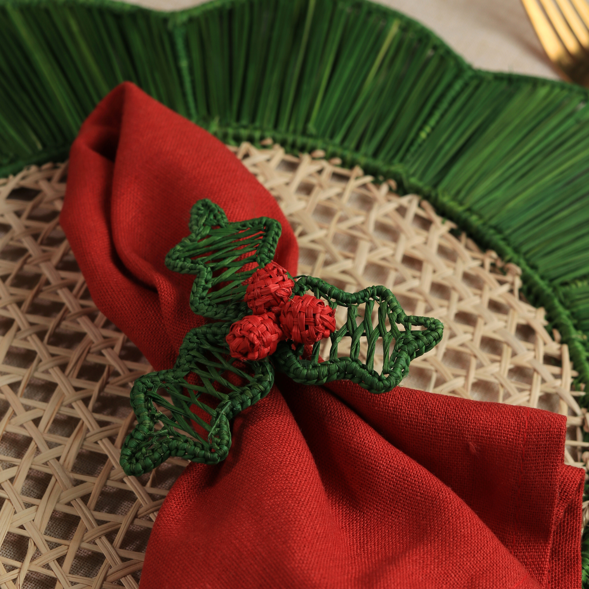 Holly Berry Napkin Ring | Color: Green Refurbished - Apalma Handmade refurbished available on Cerqular