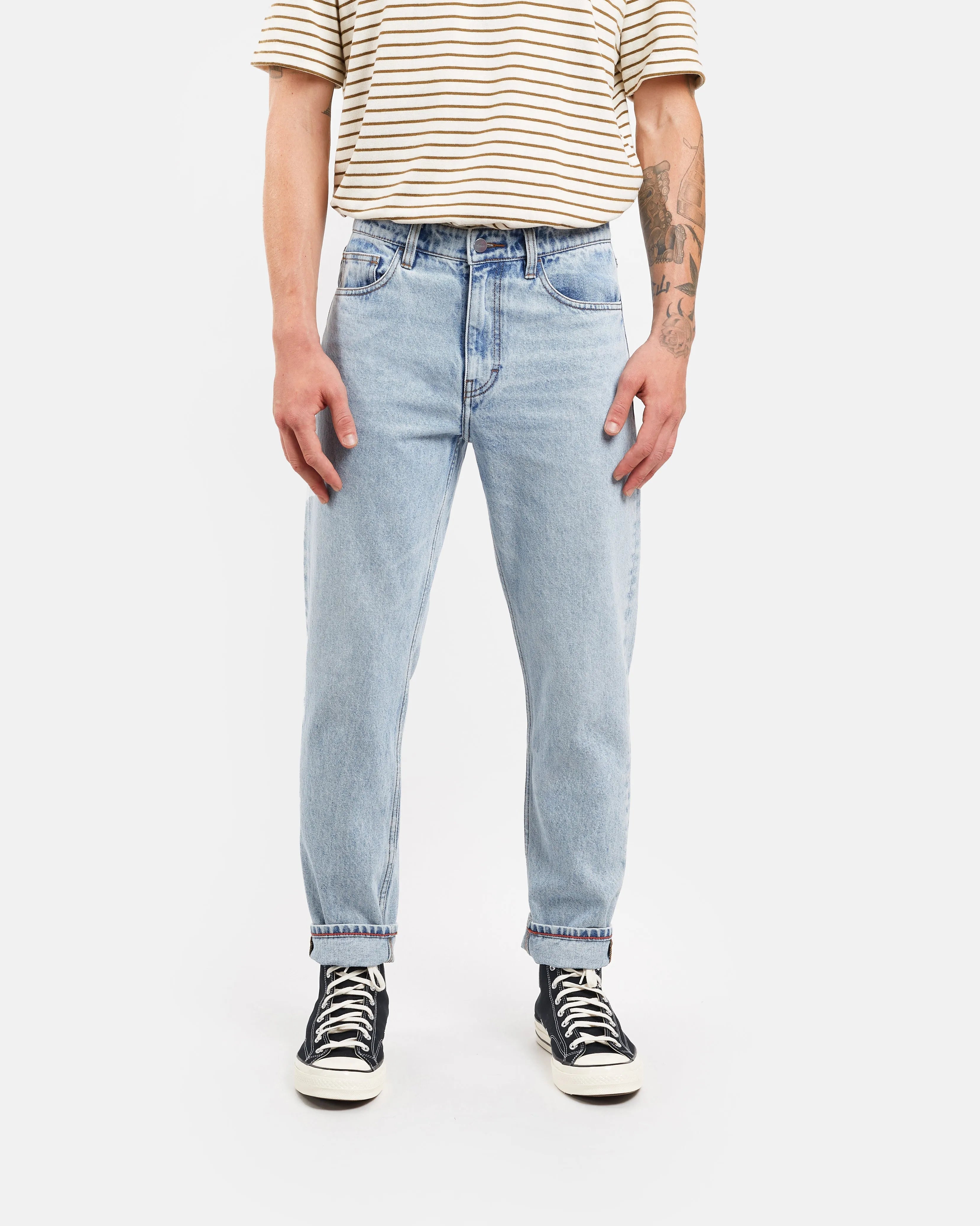 Relaxed tapered fit jeans in organic light vintage | Thread color: White | Waist rise: High | Hem length: Cuffed Refurbished - Unspun (clothing brand) refurbished available on Cerqular