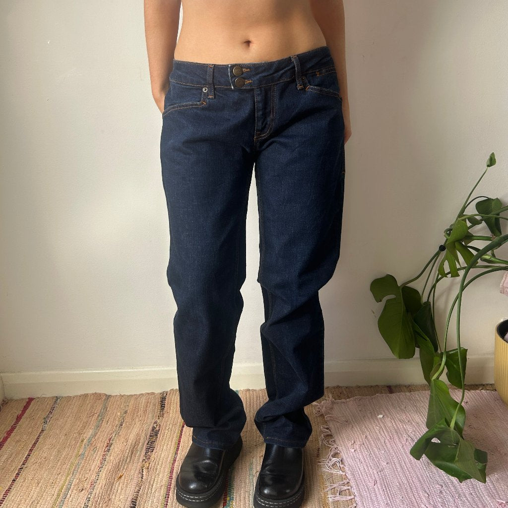 Buy Iceberg Embroidered Jeans - 33W UK 12 Dark Wash Cotton Refurbished - $30.14 Iceberg Embroidered Jeans - 33W UK 12 Dark Wash Cotton Refurbished - Thrifted (note: this is a term often used to describe second- refurbished available on Cerqular