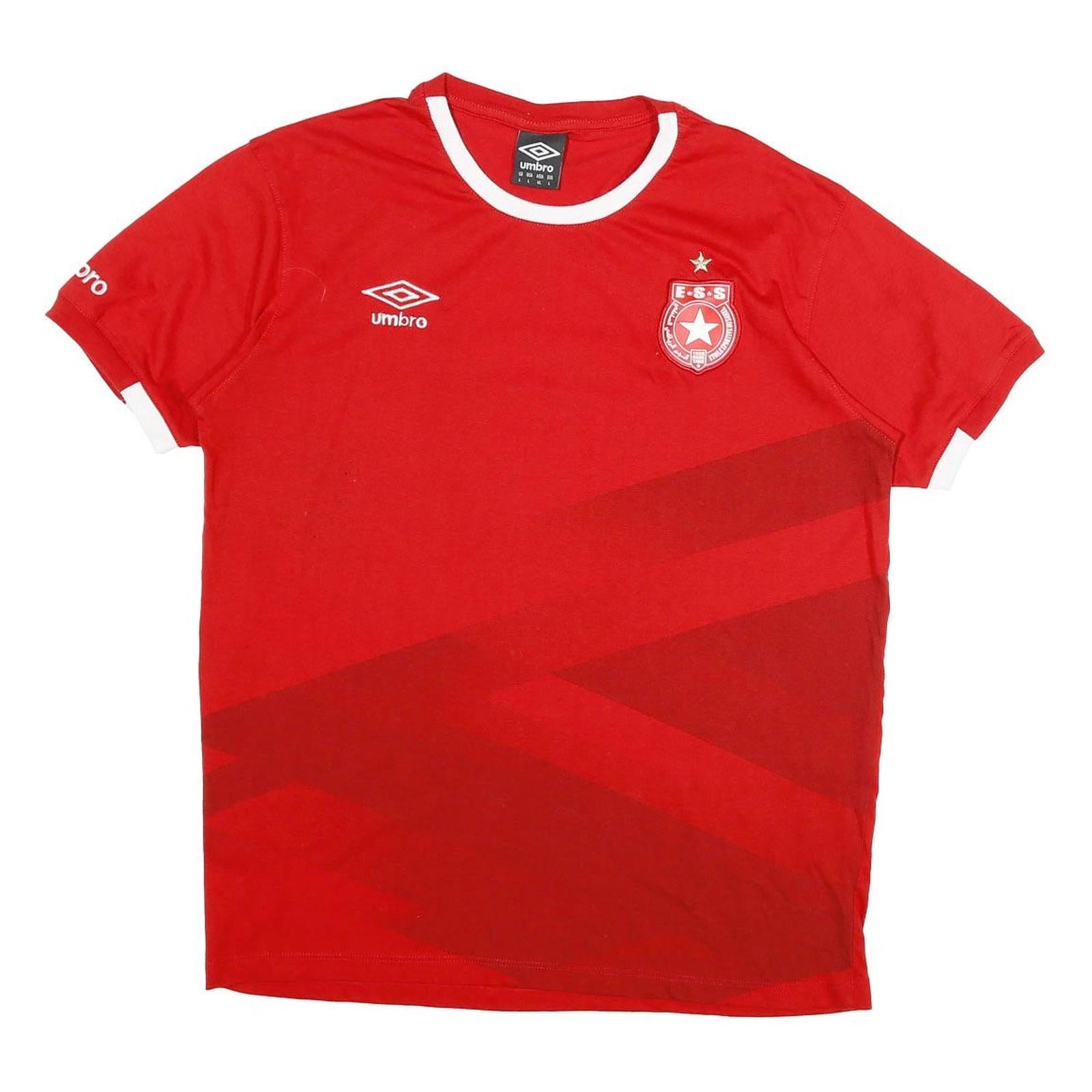 UMBRO Mens Red Football Shirt ESS Badge L Short Sleeve Crew Neck Graphic Print Refurbished - N/A refurbished available on Cerqular