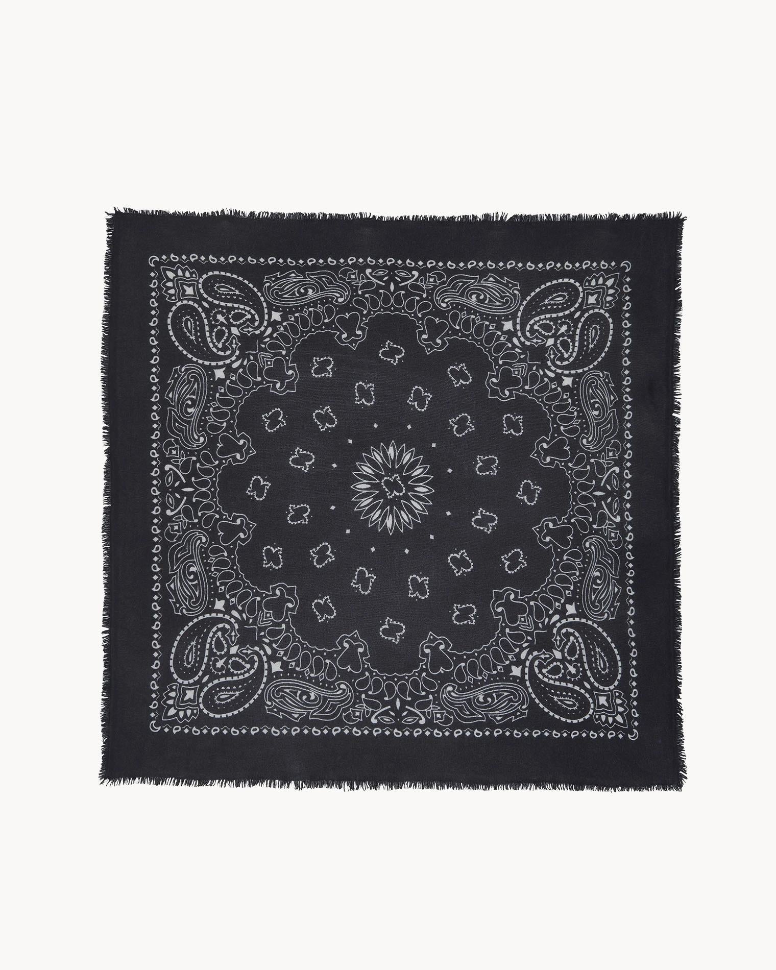 Scarf Hachiko Noir | Color: NOIR | Size: U Refurbished - Rue Madame is a known brand, and the standardized name is " refurbished available on Cerqular