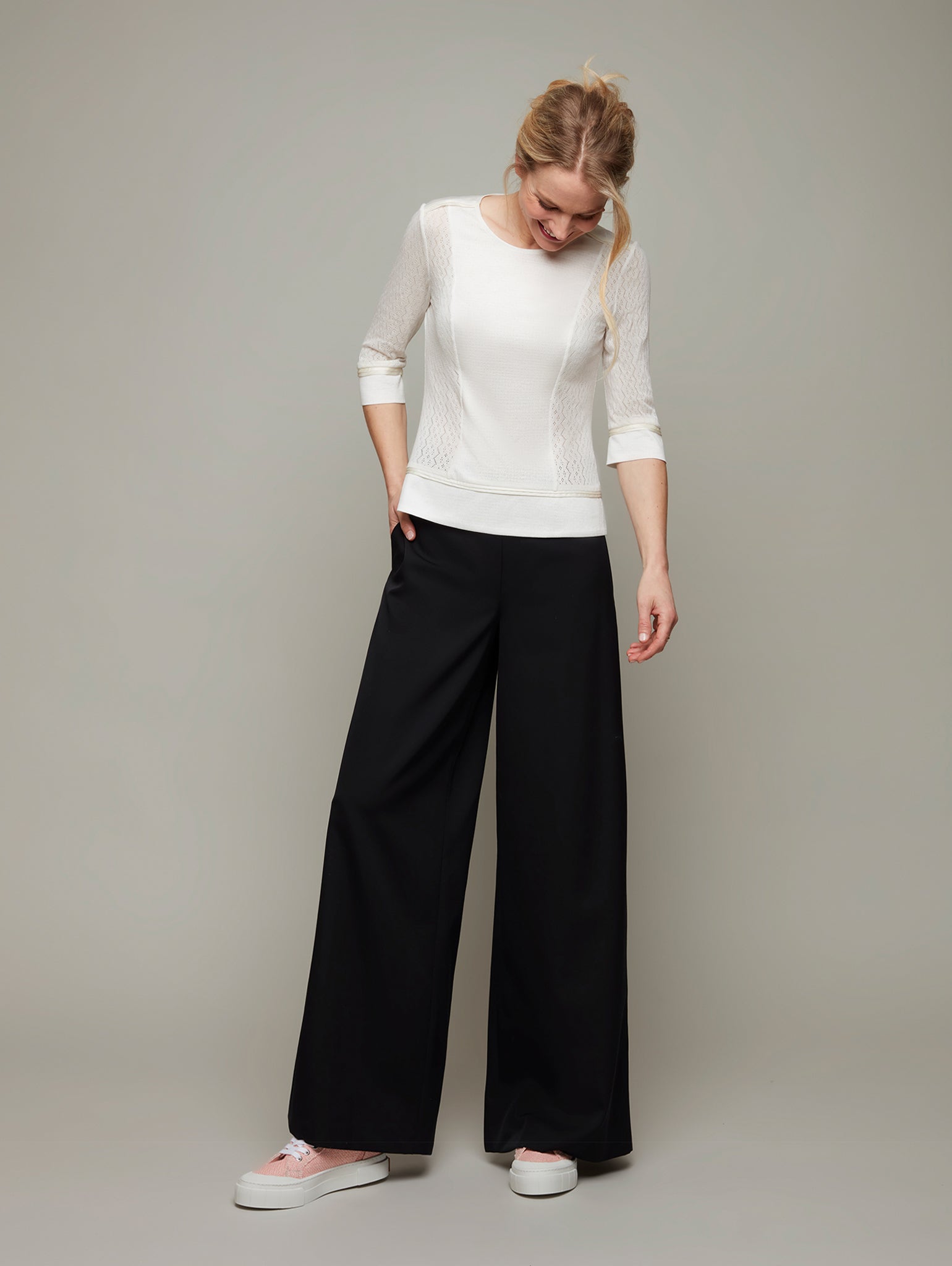 ALOE | Panelled 3/4 Sleeve Top | Color: Porcelain | Size: XL Refurbished - N/A refurbished available on Cerqular