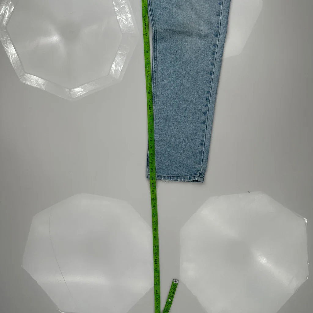 Carhartt Jeans - 32W 29L Light Wash Cotton Refurbished - Thrifted (note: this is a term often used to describe second- refurbished available on Cerqular