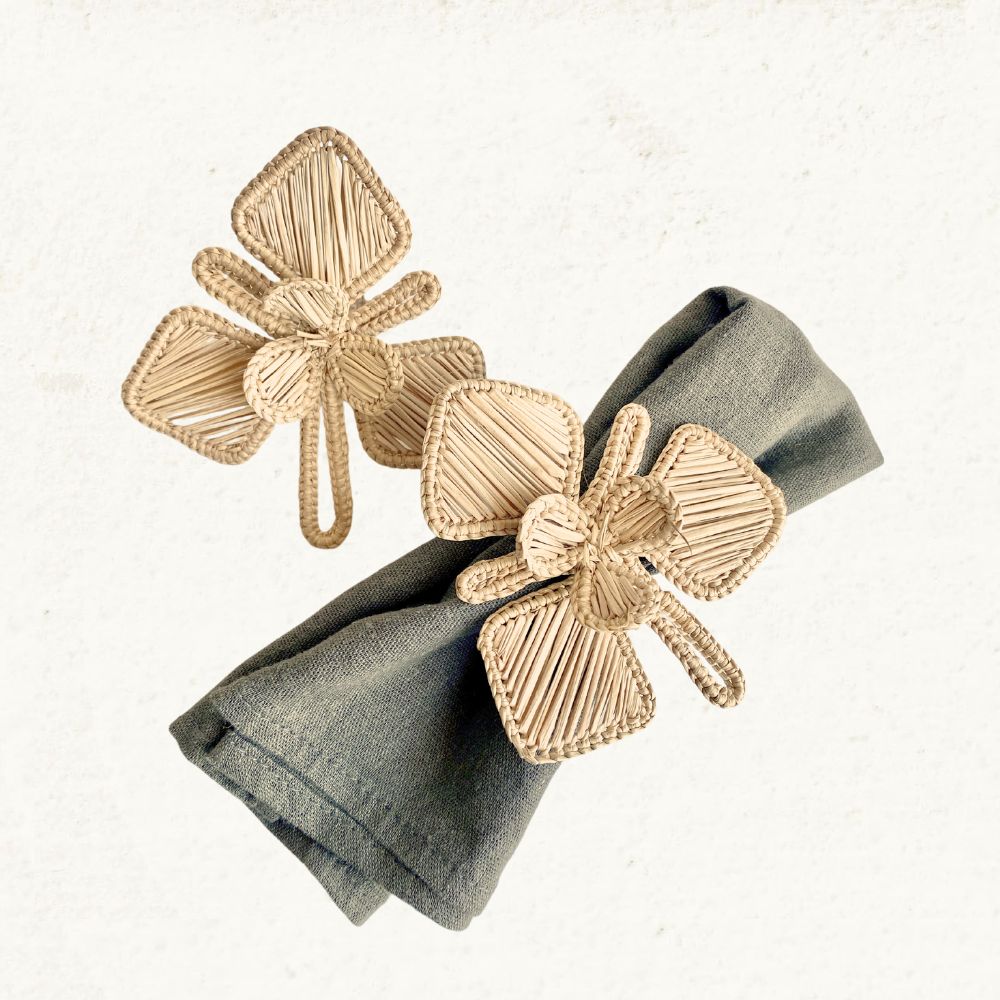 Buy Abraham Napkin Ring - Made of Iraca Palm | Color: Natural Color Refurbished - $12.00 Abraham Napkin Ring - Made of Iraca Palm | Color: Natural Color Refurbished - Apalma Handmade refurbished available on Cerqular