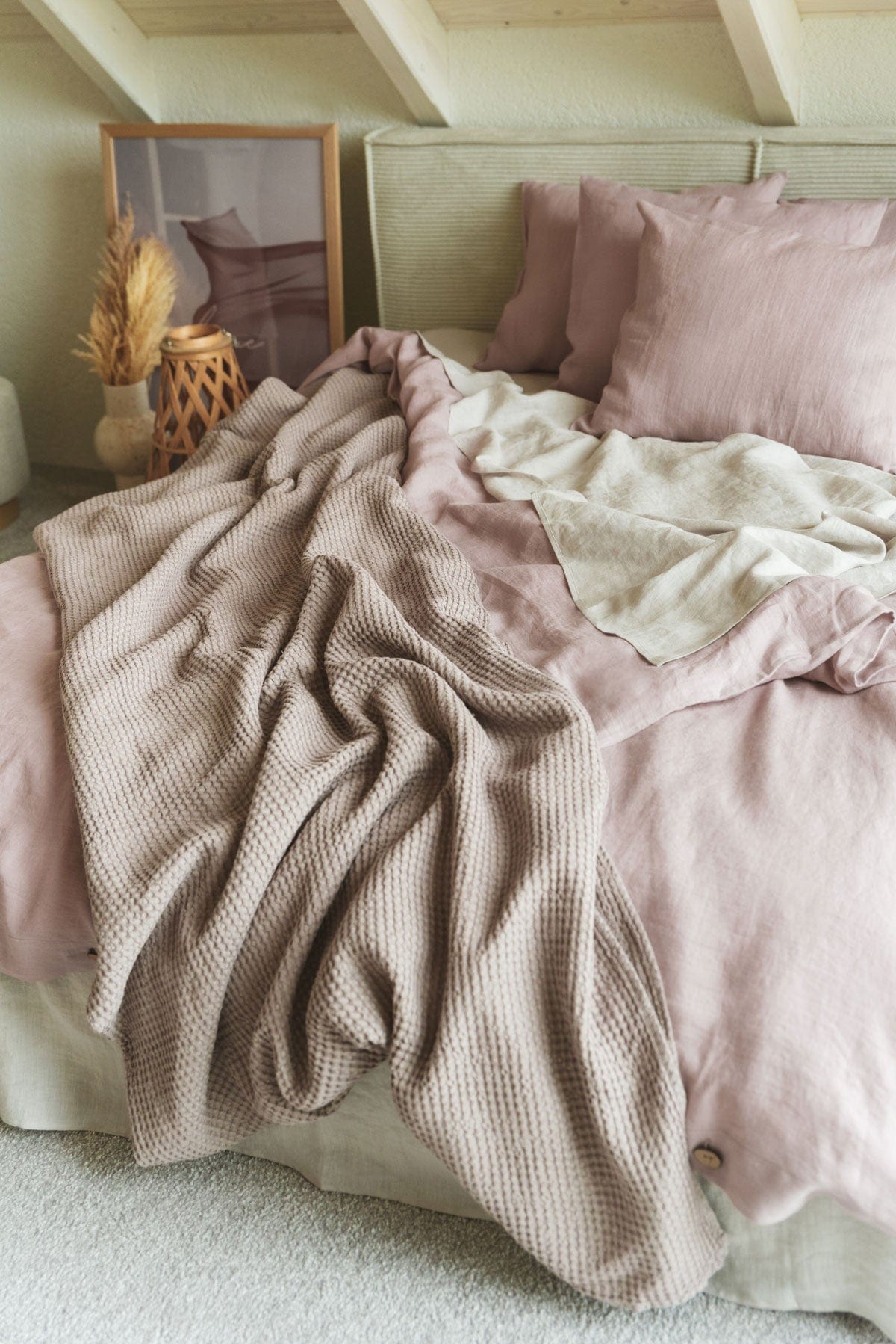 Linen waffle bed throw in Rosy Brown | Size: 53x81""/135x205cm Refurbished - Amour Linen refurbished available on Cerqular