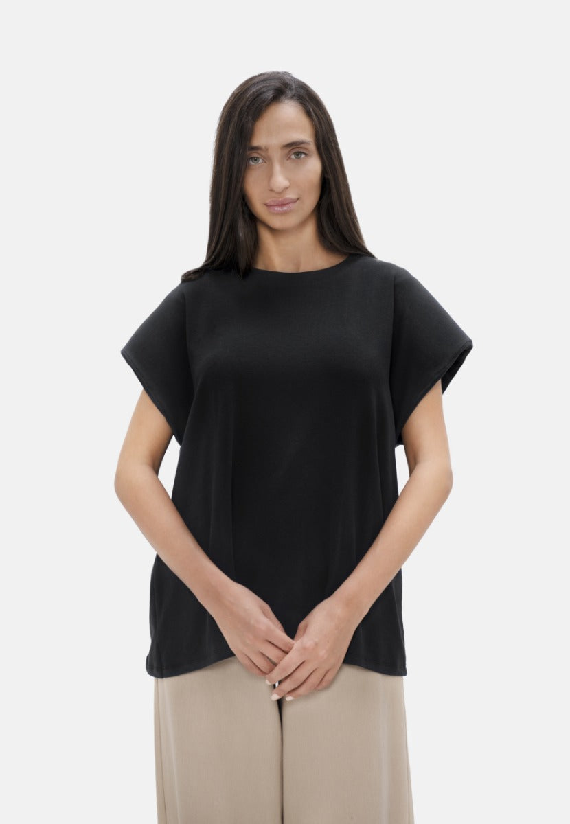 Muscat  - Bold Shoulder Tee - Black Sand | Size: M Refurbished - N/A refurbished available on Cerqular