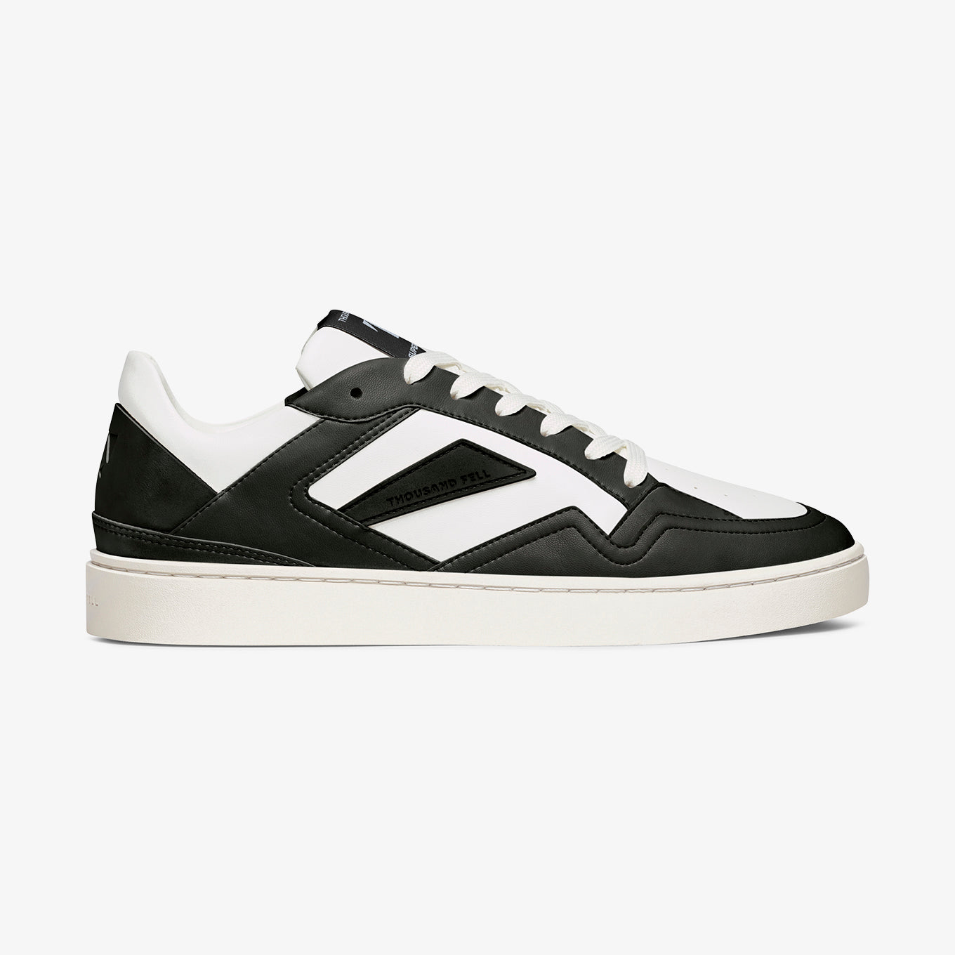 Women's Court | Retro Black | Size: 8.5 Refurbished - Thousand Fell refurbished available on Cerqular