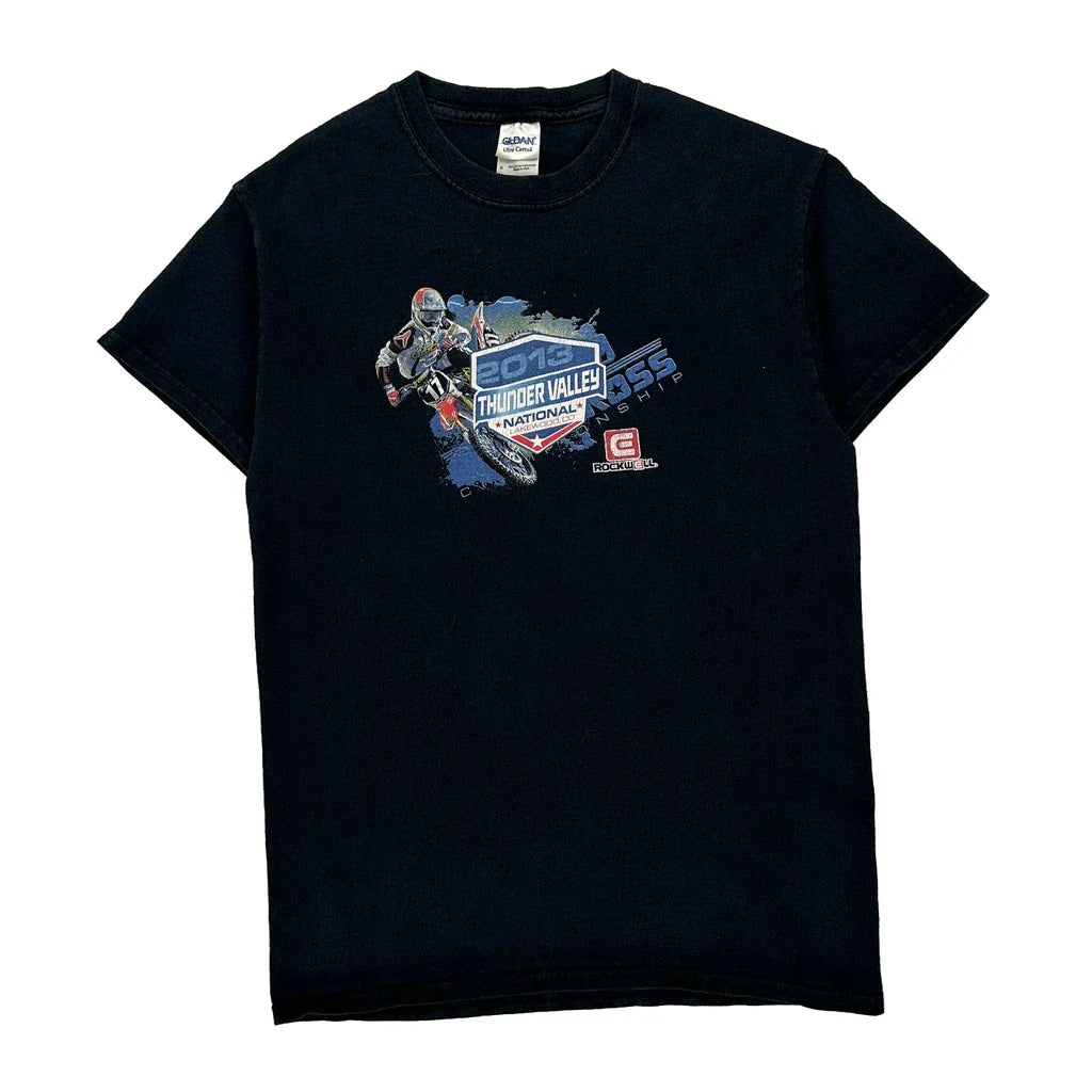 Gildan Graphic T-Shirt - Small Black Cotton Refurbished - Thrifted (note: this is a term often used to describe second- refurbished available on Cerqular