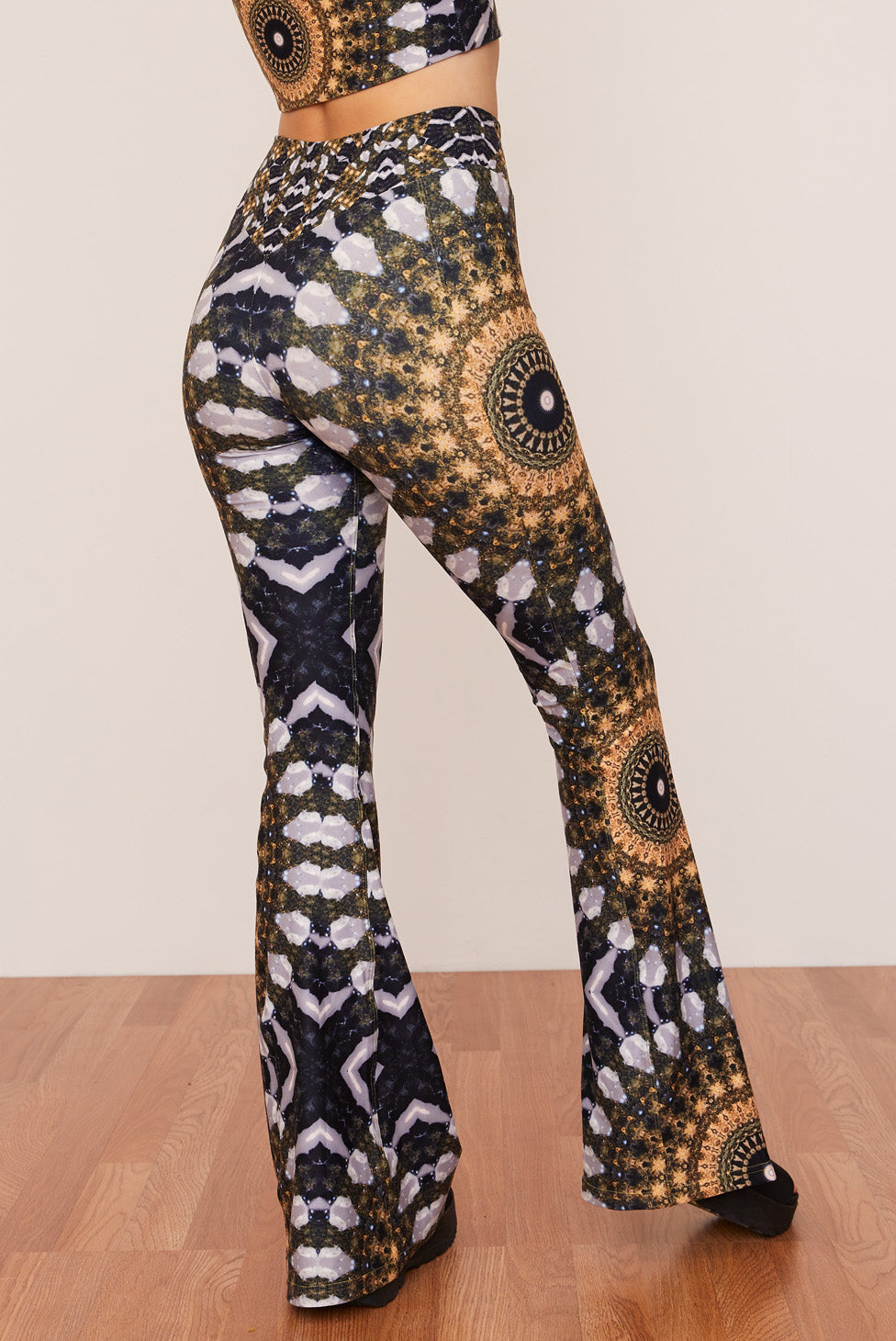 Noor Flare | Size: S - Regular | Color: Noor | Style: High-Waisted Refurbished - N/A (Note: There is a clothing brand called "Wolven refurbished available on Cerqular