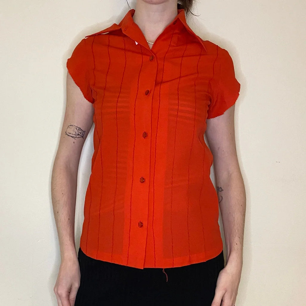 Buy Unbranded Blouse - XS Red Viscose Refurbished - $14.06 Unbranded Blouse - XS Red Viscose Refurbished - Thrifted (note: this is a term often used to describe second- refurbished available on Cerqular