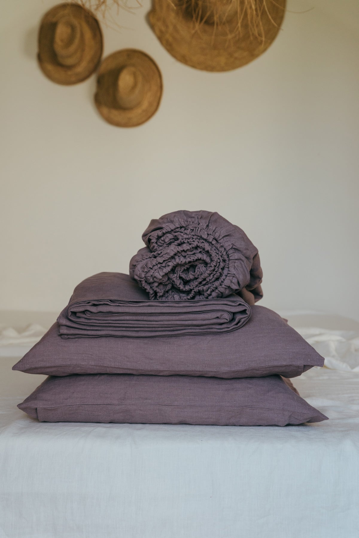 Linen sheets set in Dusty Lavender | Size: US Queen DEEP + Queen pillowcases Refurbished - Amour Linen refurbished available on Cerqular