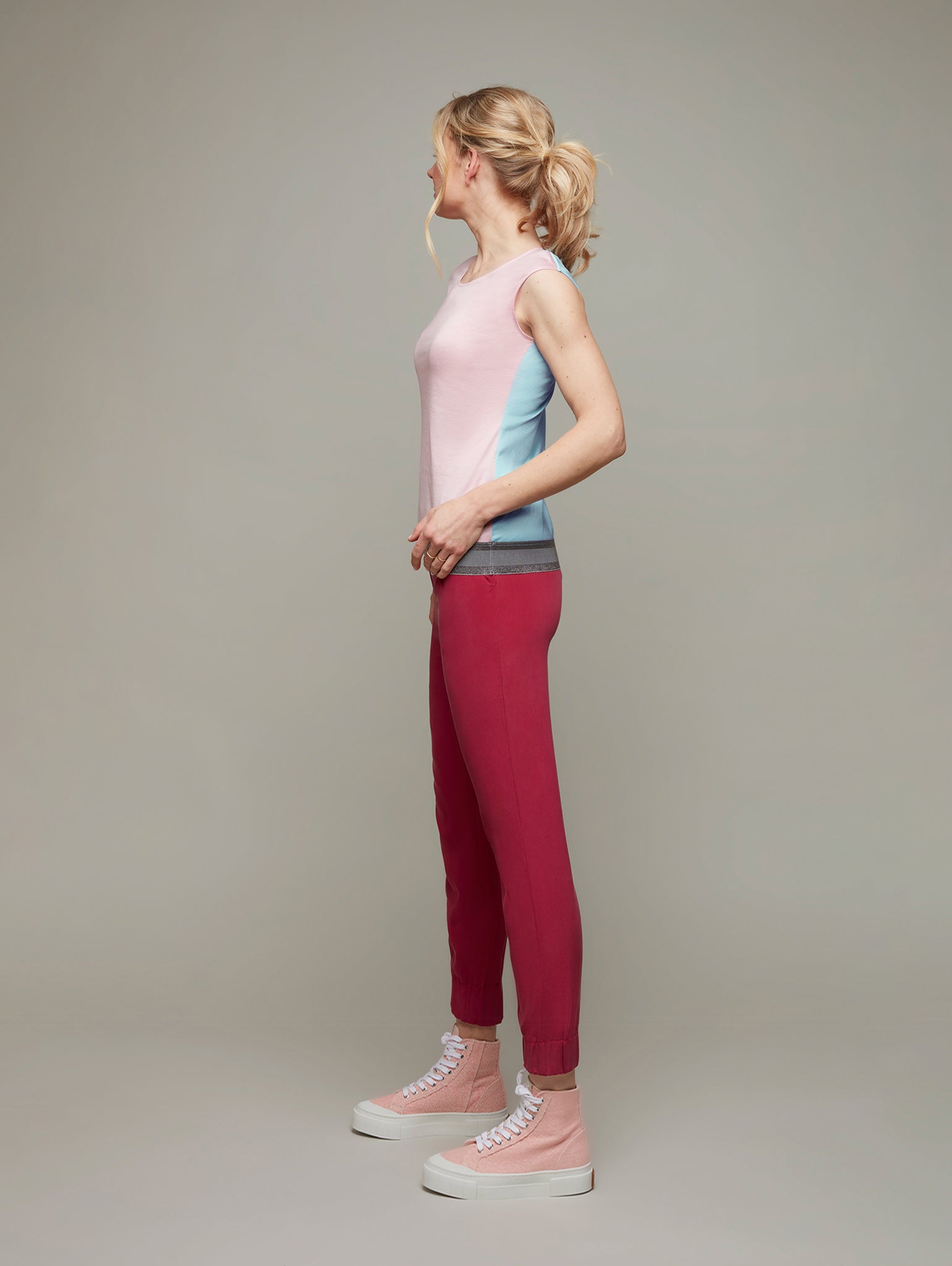 Buy LAELIA | Scoop Neck Reversible Top | Colour: LOTUS-AQUA | Size: XS Refurbished - $108.20 LAELIA | Scoop Neck Reversible Top | Colour: LOTUS-AQUA | Size: XS Refurbished - N/A refurbished available on Cerqular