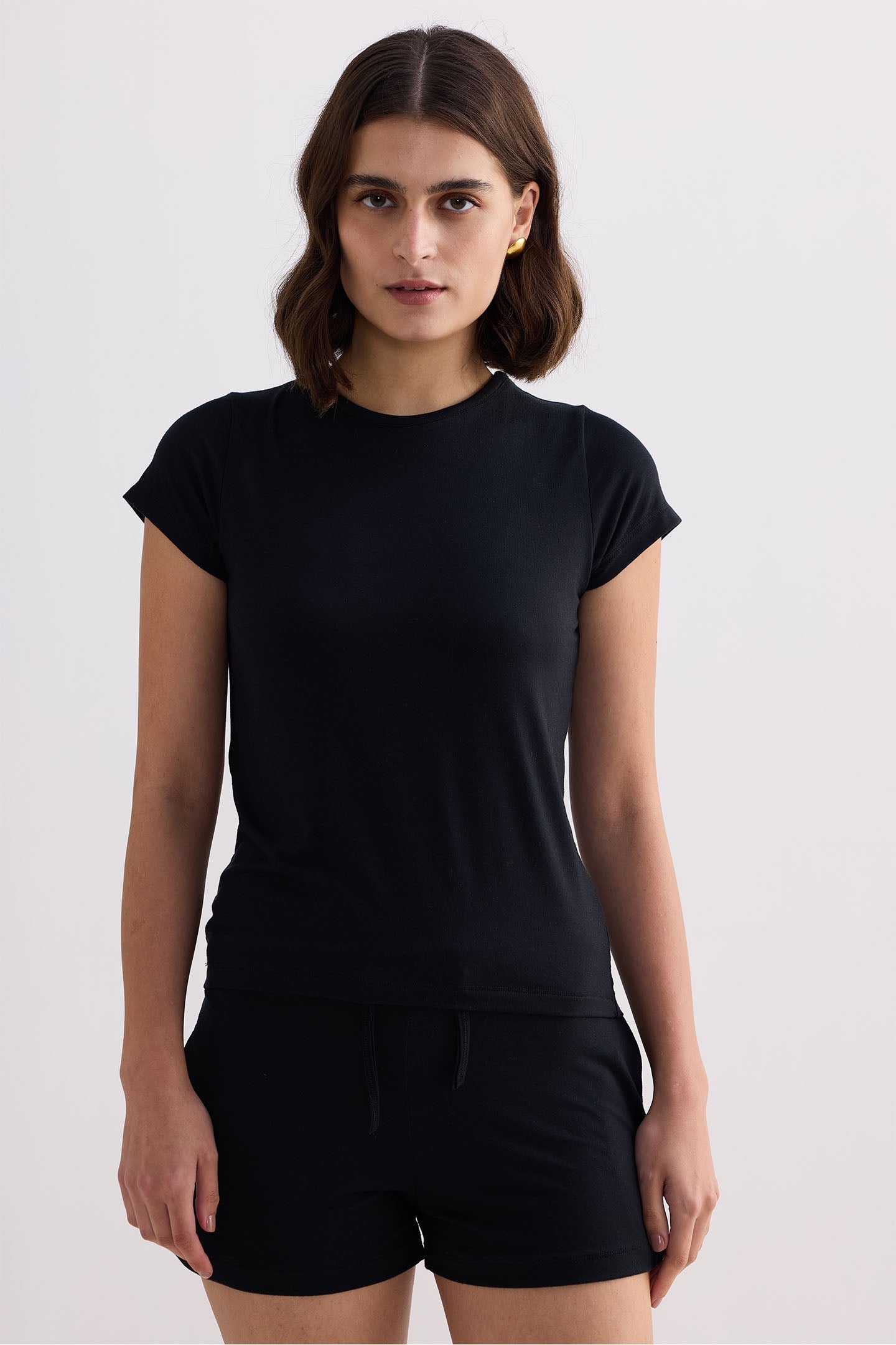 Essential Short Sleeve Tee in Black | Color: Black | Size: L Refurbished - Resistor (Note: This is a generic term for an electronic component, refurbished available on Cerqular