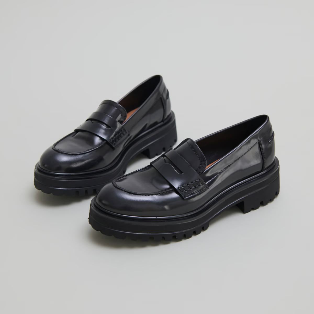 225- Alfi Cuir Glace Gris | Color: GRIS | Size: 39 Refurbished - Rue Madame is a known brand, and the standardized name is " refurbished available on Cerqular
