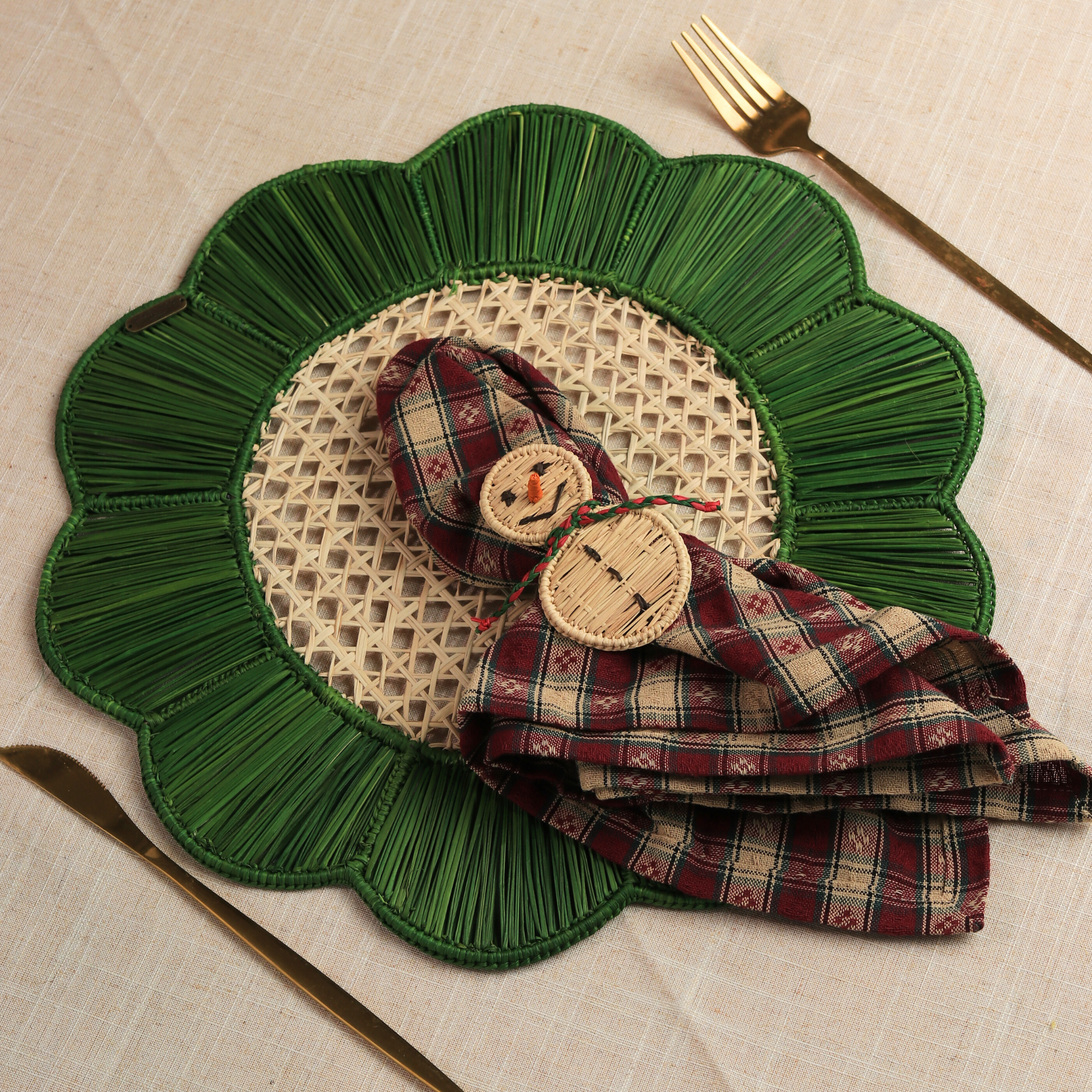 Buy Emerald Bloom Placemat Refurbished - $40.00 Emerald Bloom Placemat Refurbished - Apalma Handmade refurbished available on Cerqular