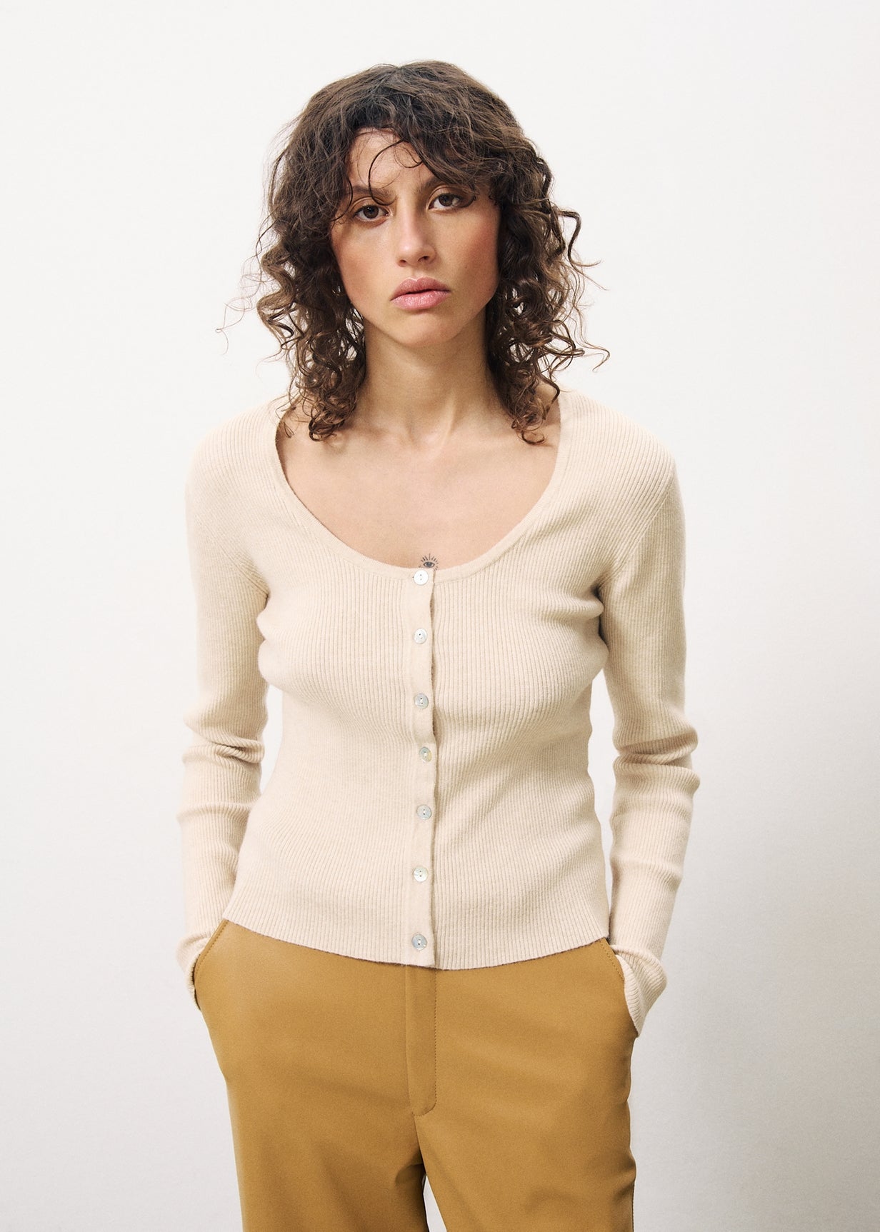 Cardigan Ainoa Creme | Color: CREME | Size: L Refurbished - N/A (I could not find a well-known brand with this name refurbished available on Cerqular