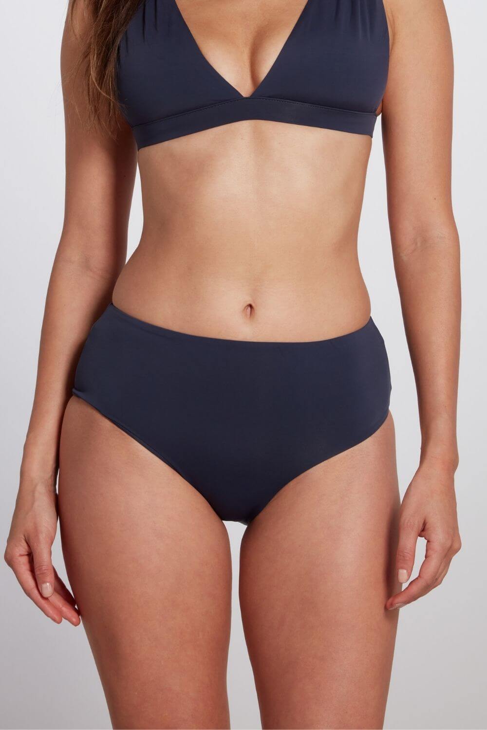 Buy Serena Hipster Bikini Bottom in Navy Blue | Size: Medium Refurbished - $105.00 Serena Hipster Bikini Bottom in Navy Blue | Size: Medium Refurbished - Sauipe Swim refurbished available on Cerqular