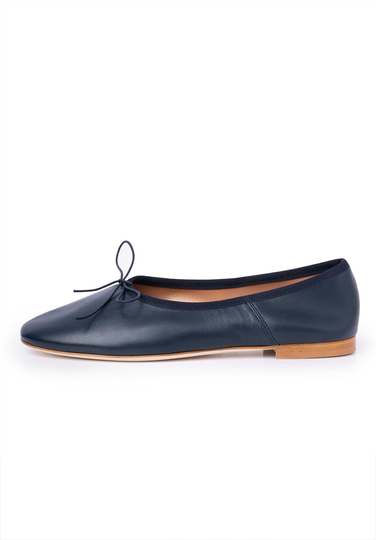 Ballerina 1987 Napi 026-Navy | Color: 026 NAVY | Size: 36 Refurbished - Rue Madame is a known brand, and the standardized name is " refurbished available on Cerqular