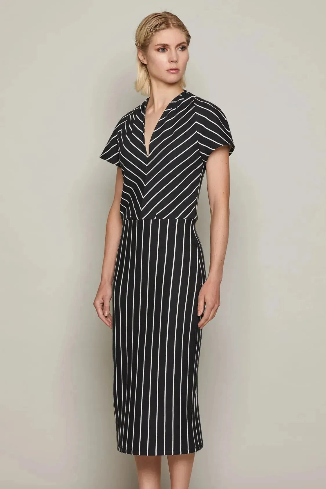 Camille Dress (Black and White) | size: 2XL Refurbished - N/A refurbished available on Cerqular