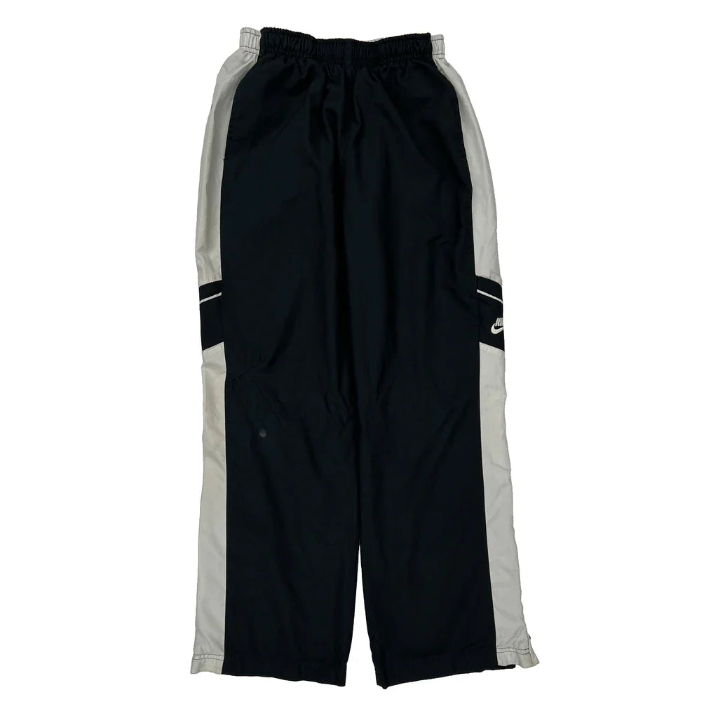 Age 12-13 Nike Tracksuit - Large Black Polyester Refurbished - Thrifted (note: this is a term often used to describe second- refurbished available on Cerqular