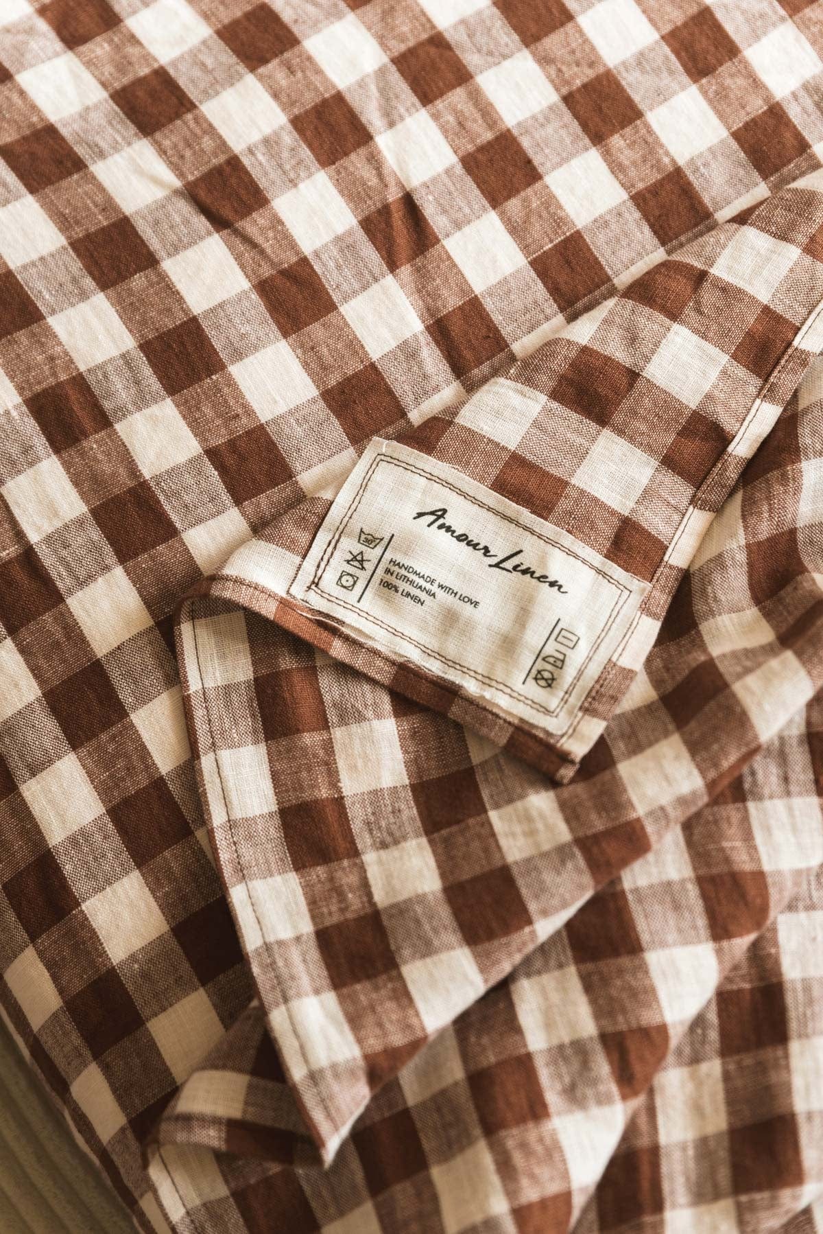 Linen flat sheet in Mocha Gingham | Size: US Twin Refurbished - Amour Linen refurbished available on Cerqular