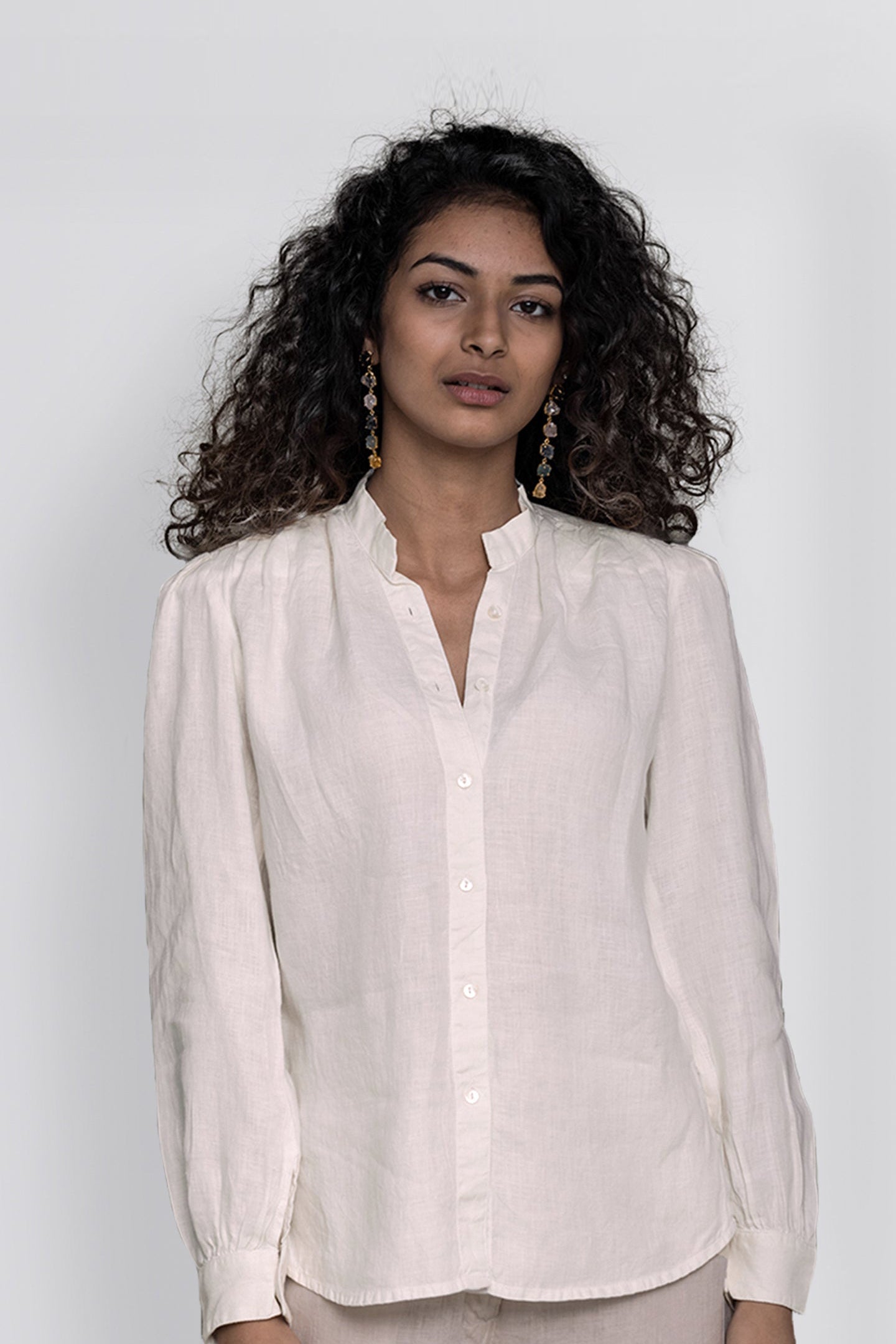 The Wild River Shirt in Off-white | Color: Shell Off-White | Size: 2XL Refurbished - Resistor (Note: This is a generic term for an electronic component, refurbished available on Cerqular
