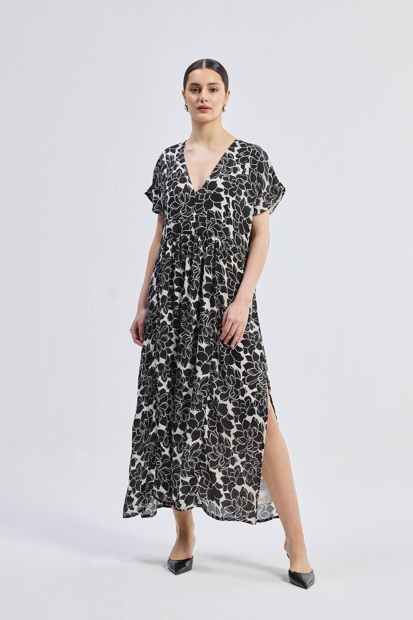 Deep V-neck Maxi Dress with Front Gathers in Black Florals | Color: Midnight Bloom | Size: M Refurbished - Resistor (Note: This is a generic term for an electronic component, refurbished available on Cerqular