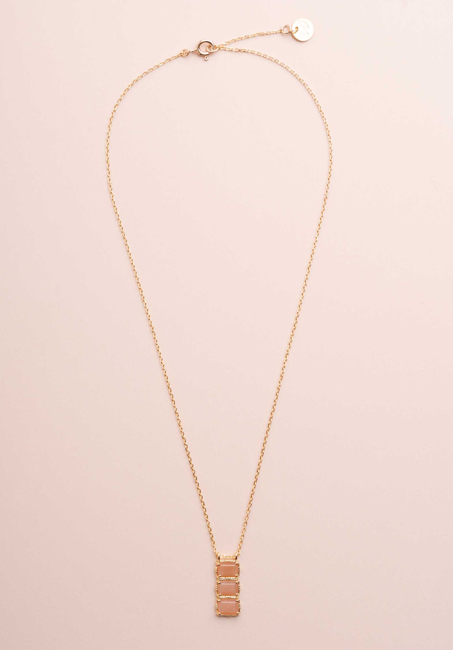 Necklace Rc731 Pierre-De-Lune-Nude | Color: PIERRE DE LUNE NUDE | Size: U Refurbished - Rue Madame is a known brand, and the standardized name is " refurbished available on Cerqular