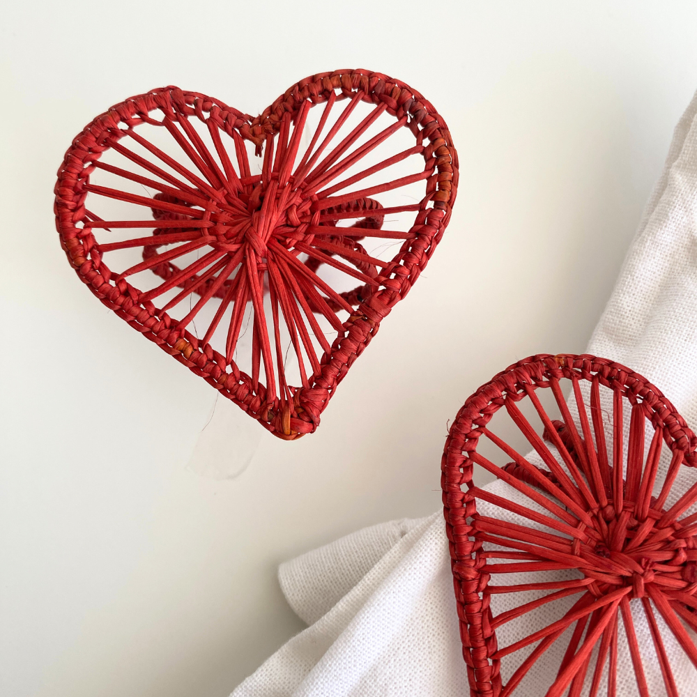Buy Heart Napkin Ring - Made of Iraca Palm - Sold by Set | Pack: Pack of 4 Refurbished - $47.00 Heart Napkin Ring - Made of Iraca Palm - Sold by Set | Pack: Pack of 4 Refurbished - Apalma Handmade refurbished available on Cerqular