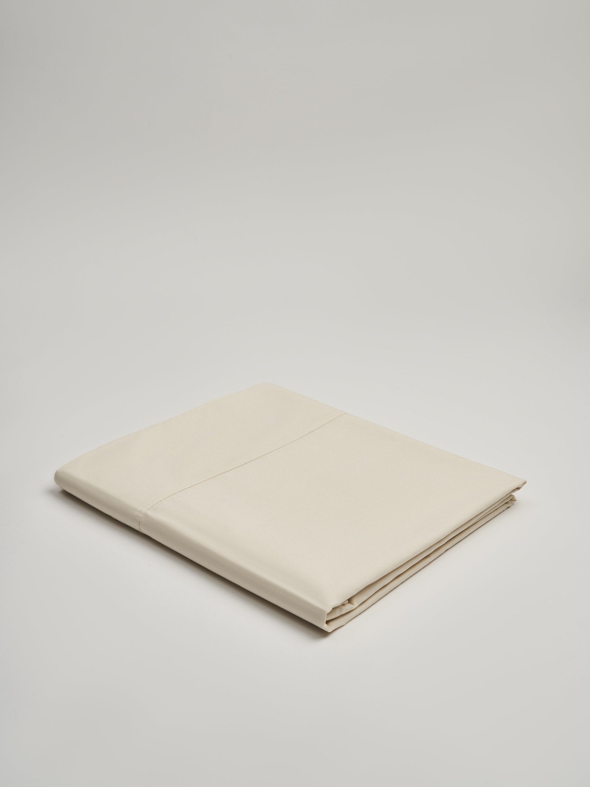 Organic and Fairtrade Soft + Luxurious Cotton Sateen Flat Sheet | Color: Natural | Size: Queen Refurbished - Takara (note: this is a Japanese brand, but it's possible refurbished available on Cerqular