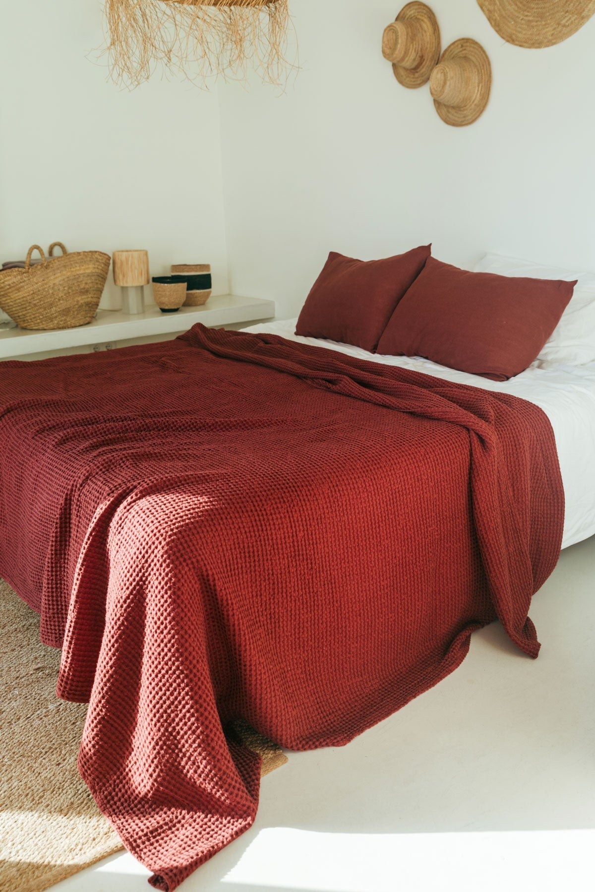 Linen waffle bed throw in Terracotta | Size: 53x81""/135x205cm Refurbished - Amour Linen refurbished available on Cerqular