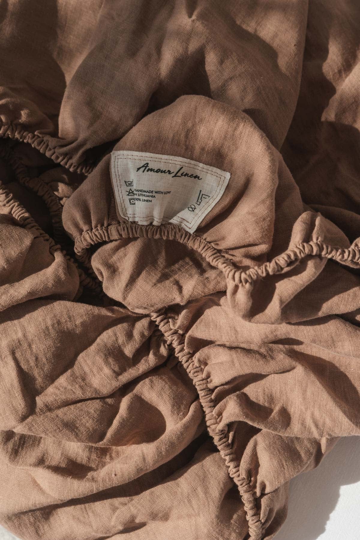 Linen fitted sheet in Rosy Brown | Size: EU Single Refurbished - Amour Linen refurbished available on Cerqular