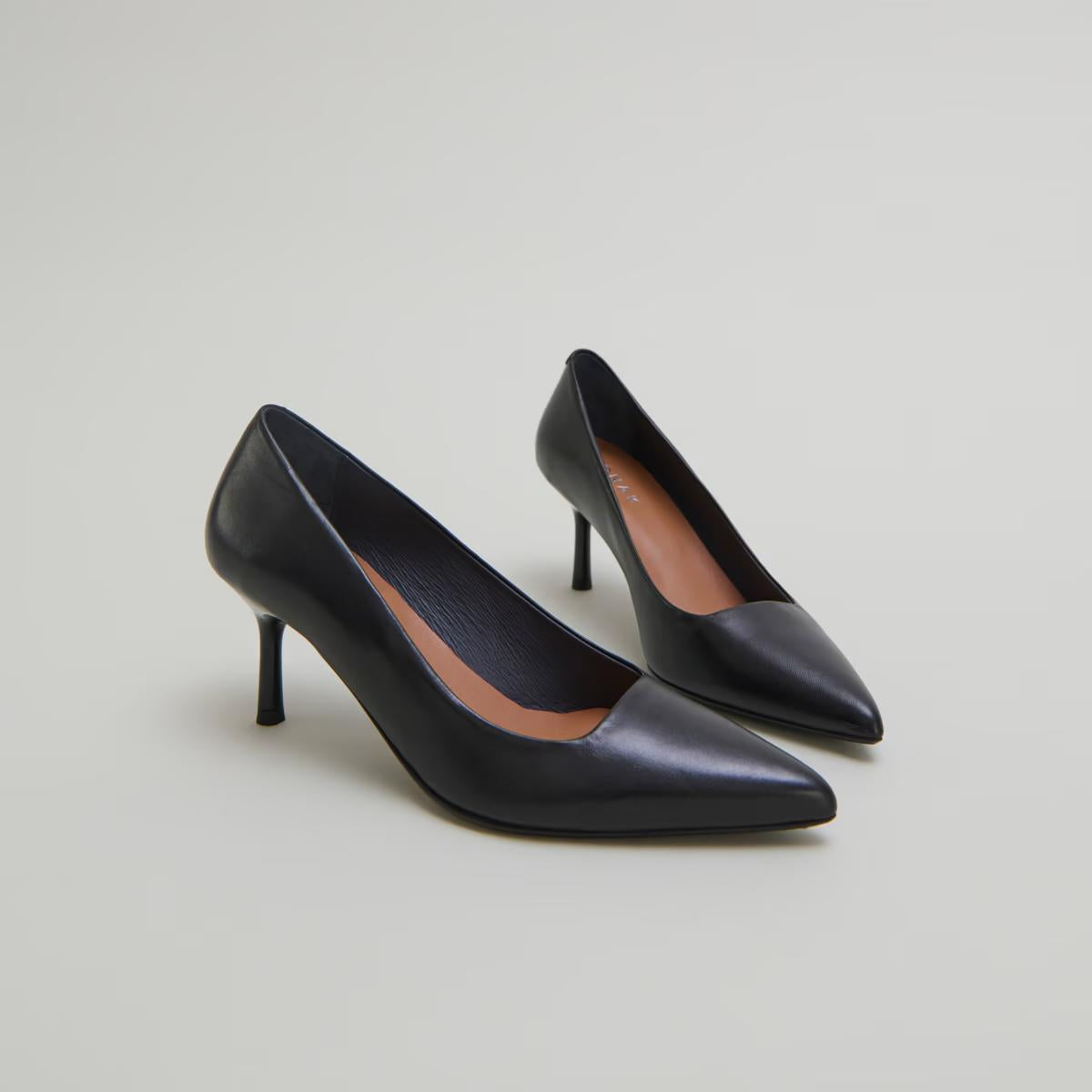 264- Dundee Cuir Noir | Color: NOIR | Size: 40 Refurbished - Rue Madame is a known brand, and the standardized name is " refurbished available on Cerqular