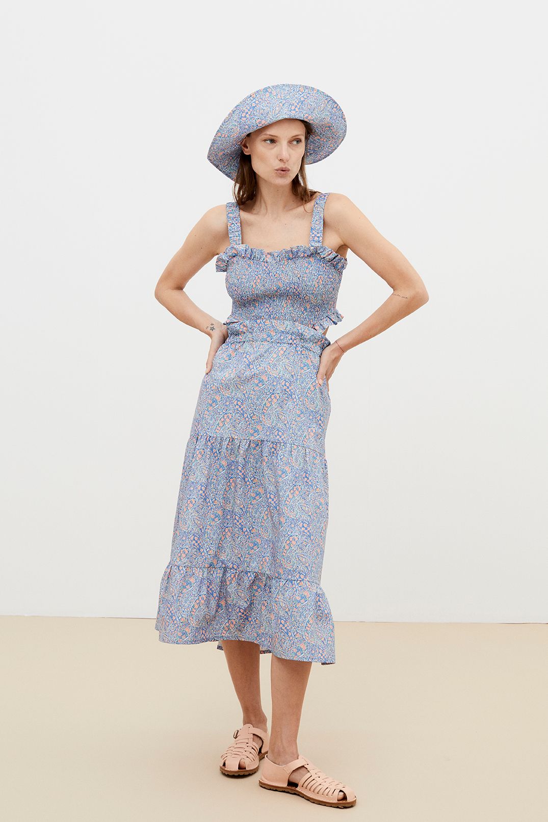 Women summer dress with open back | Size: XS Refurbished - N/A (Note: This brand may not be well-known globally refurbished available on Cerqular