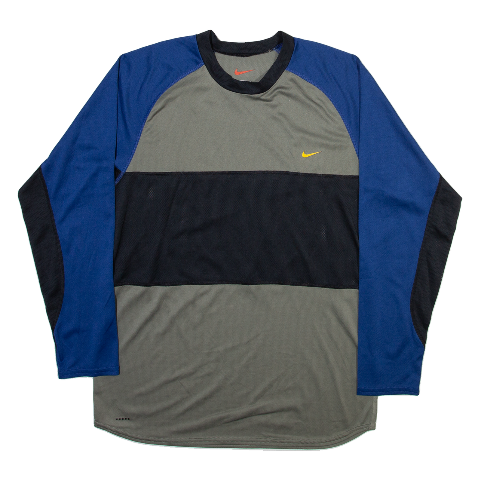 Buy NIKE Mens T-Shirt Grey Long Sleeve M Refurbished - $31.19 NIKE Mens T-Shirt Grey Long Sleeve M Refurbished - N/A refurbished available on Cerqular